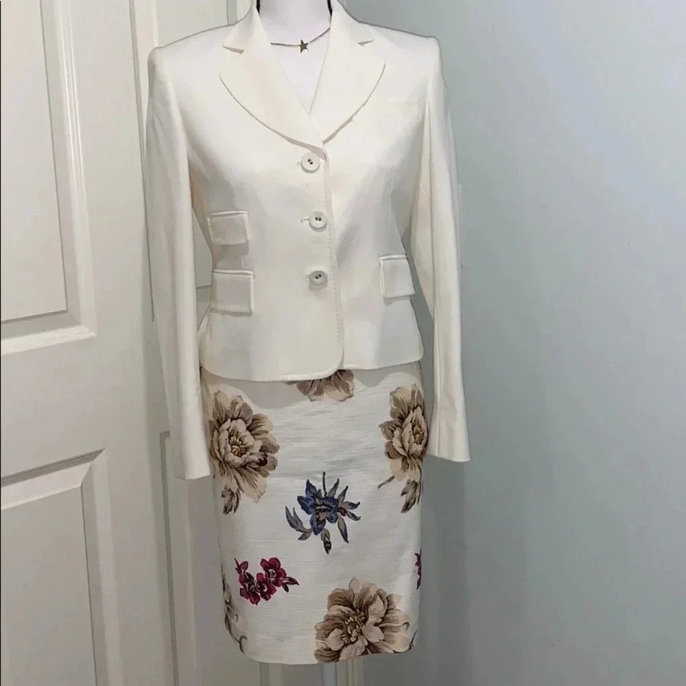 Ann Taylor Skirt Sz 8P Floral Print Lined